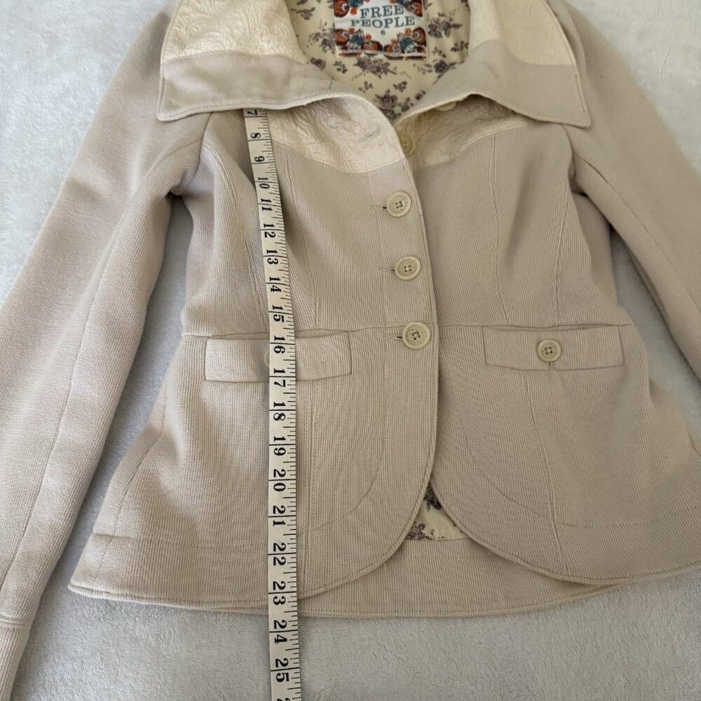Free People Women’s Size 6 Blush Ivory Textured Collar Button Up Sweater Jacket - Picture 5 of 12
